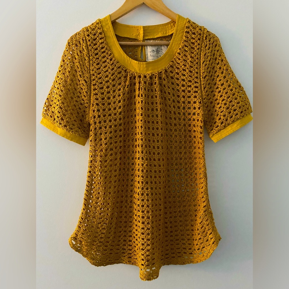 ANTHROPOLOGIE Angel of the North Senoia
Mustard Yellow Crochet Sweater Top, S